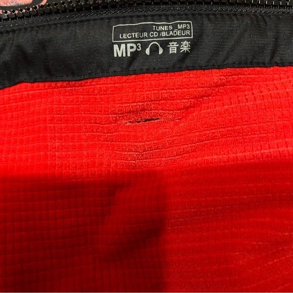 Vintage Nike ACG 2 Black and Red Thermal Layer Jacket. Size M - Picture 14 of 16